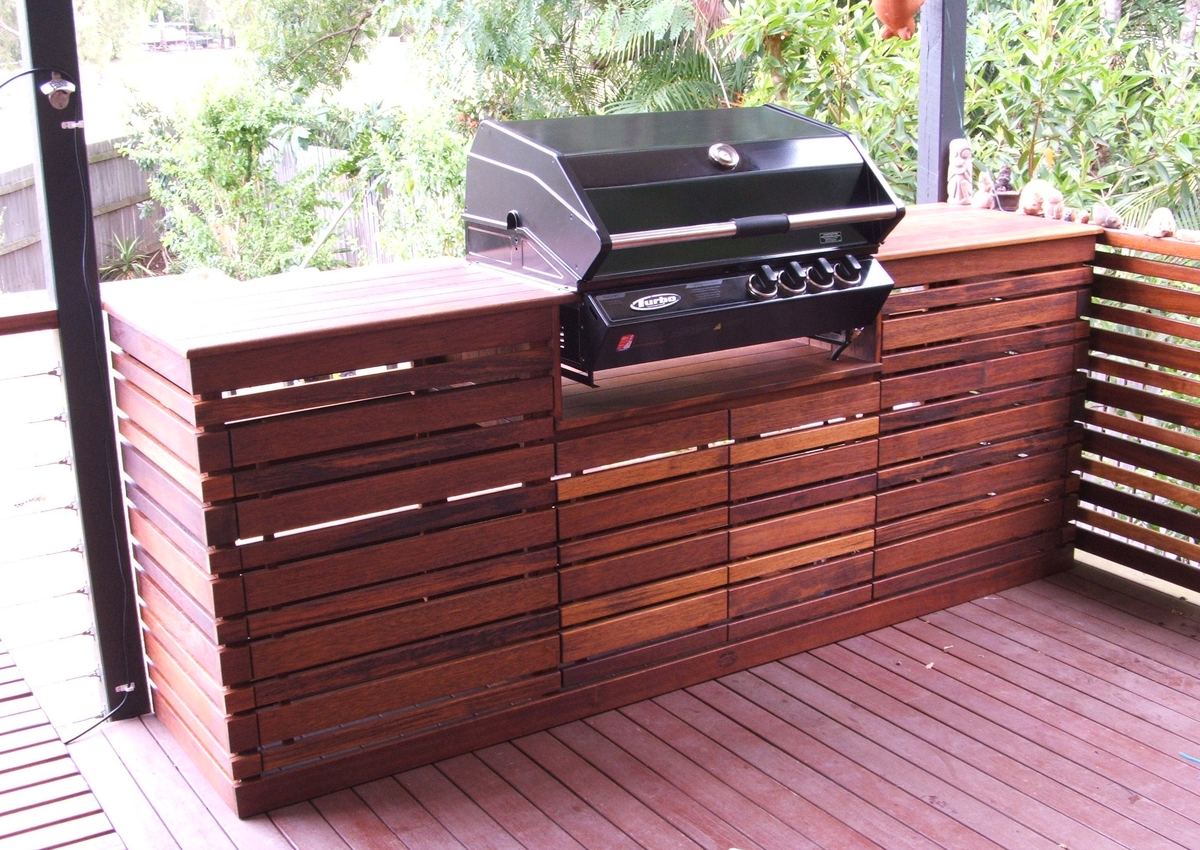 Slatted Kwila cabinet built around a barbecue